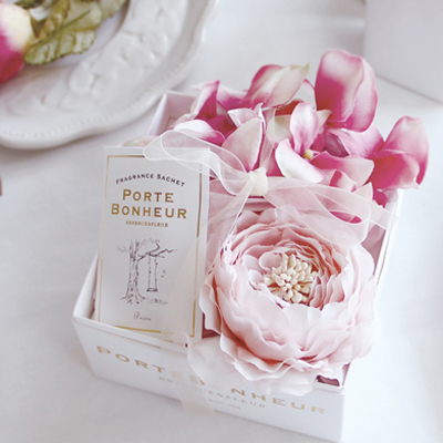 PORTE BONHEUR – Fragrance Box Flower